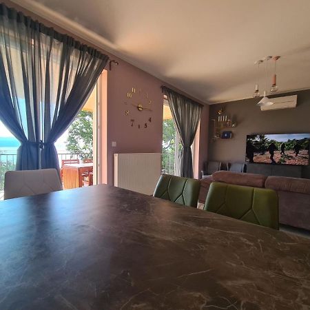 Family Apartment Nekic Опатия Экстерьер фото